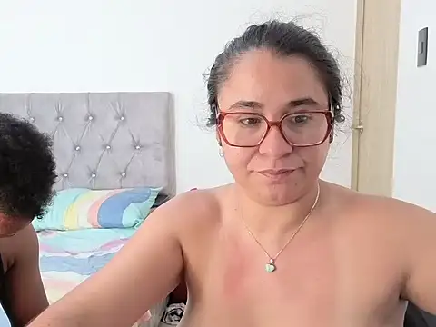 Онлайн чат XXX estrellajunior