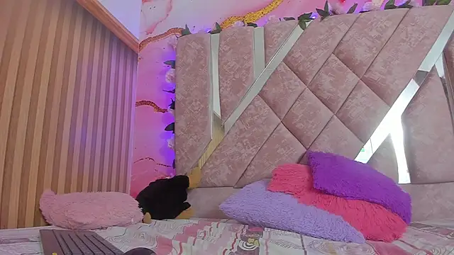 Pokazy przed kamerką – baby_peach__