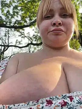 LadyDreams11's Live XXX Chat