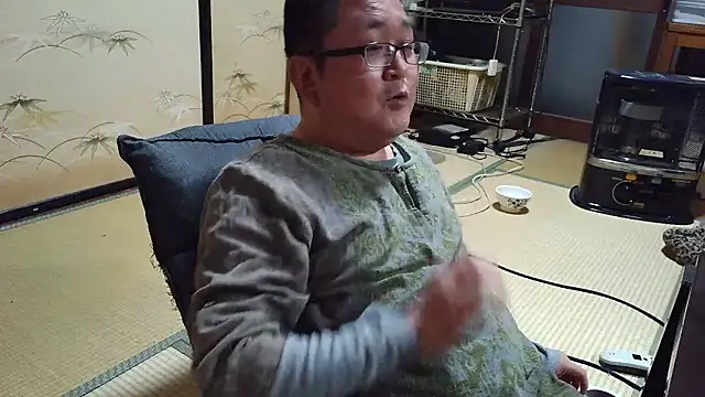 Tkousuke 网络视讯表演