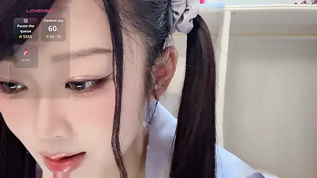 yueyue2003 在線直播表演