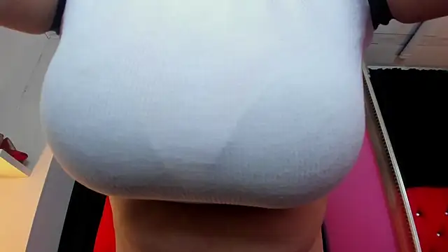Živý XXX chat ScarletBigTitties