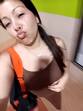 SARA_21- Live XXX Chat