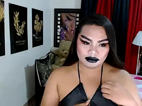 TSbrianaHugeCock 网络视讯表演