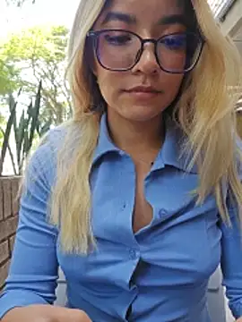 Chat +18 de Pretty_roxxyy ao vivo