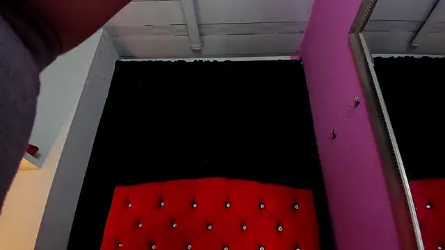 ScarletBigTitties Live XXX-Chat