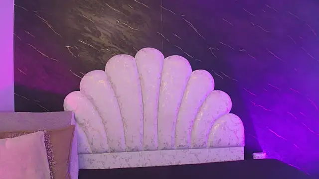 Онлайн чат XXX _MiaBrown_