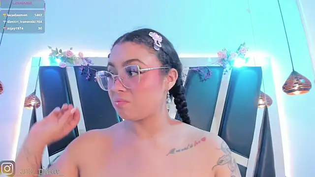 Chat XXX en directo de antonelllepiercee