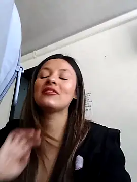 Chatroom XXX en direct de CynthiaMore