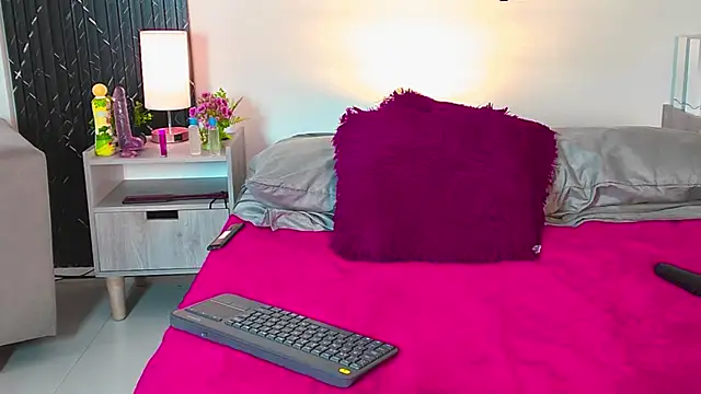 aurora_petitee élő XXX-chatje