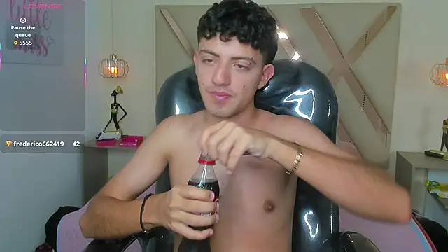 XebasTwinkn Live XXX chat