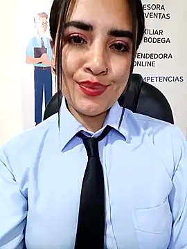 Chat +18 de MAYE__13 ao vivo