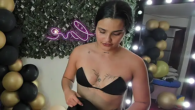 DestinyHills live XXX chat