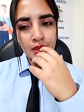 Chat XXX en directo de MAYE__13
