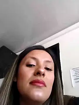 CynthiaMore লাইভ XXX চ্যাট