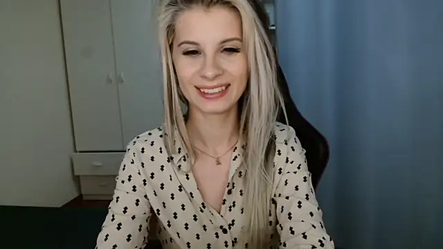 KristineGlow live XXX chat