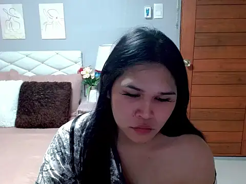 MichelleWild live XXX chat