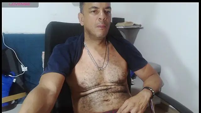 latinmartin73 网络视讯表演