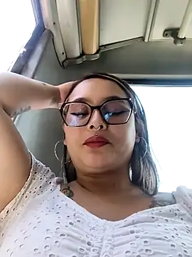 Kendall_37 Show in webcam