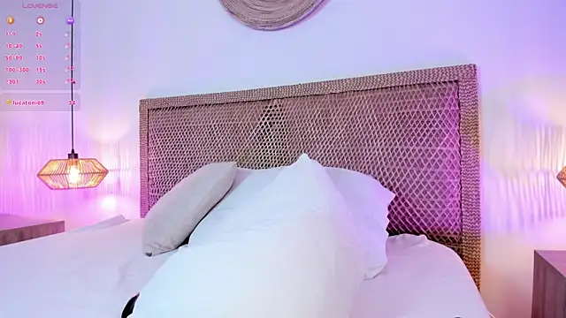 desireee_'s Live XXX Chat