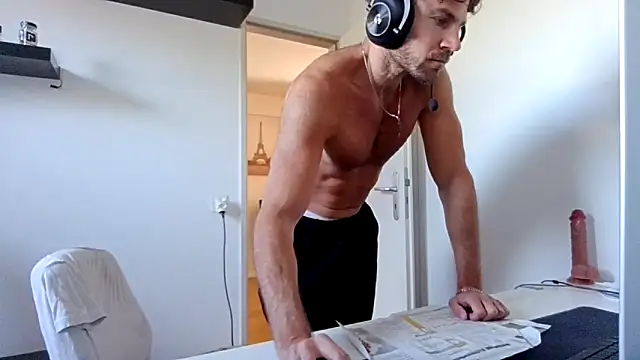 alpha-hunk Chat XXX live