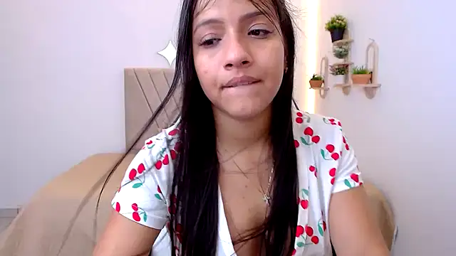 zara_cute's Live XXX Chat