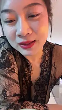 Chat XXX en directo de mo-mo-69