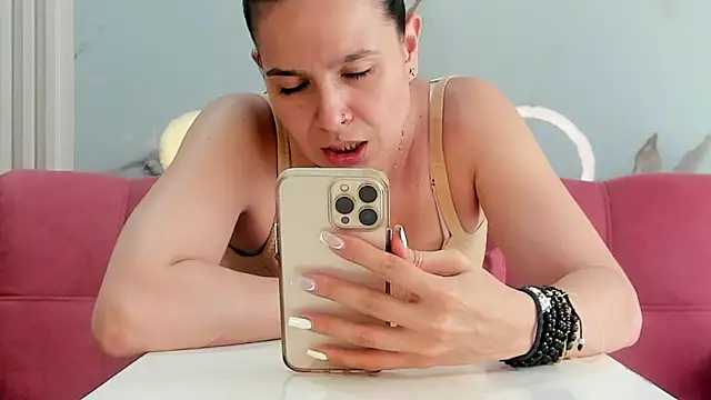 BridgetRodriguez's Live XXX Chat