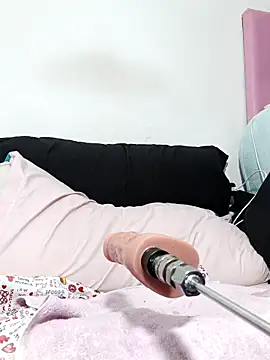 --Kenian Live XXX chat