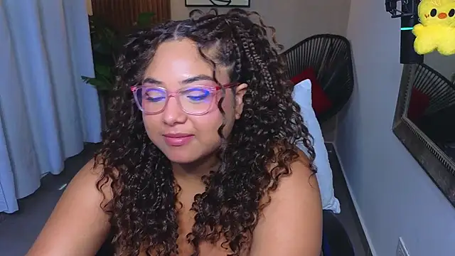 Show modela Kenya--Buhle na web-kameri