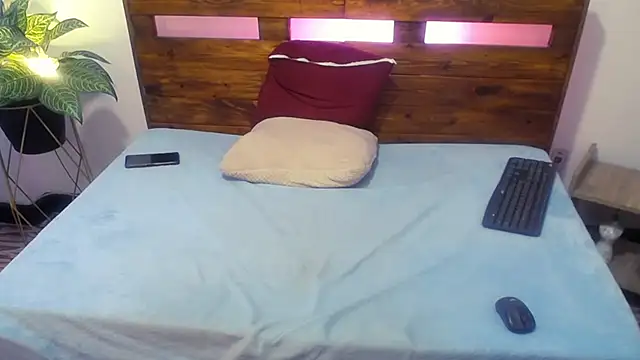 Yeseniaa25_n Live XXX chat