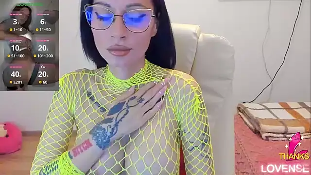 kissnicol32's Live XXX Chat
