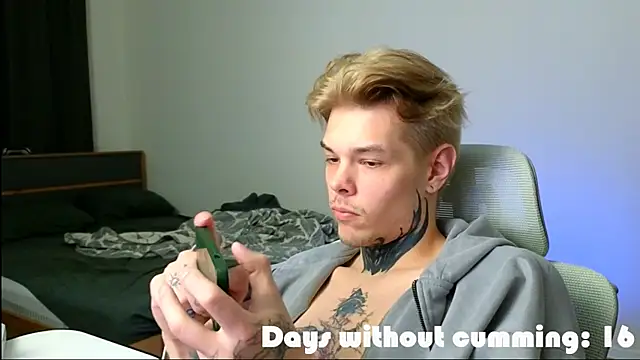 Pokazy przed kamerką – DENIS_HERE