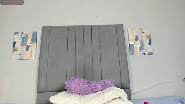 Sophia_Ebony Adlı Modelin Canlı XXX Sohbeti