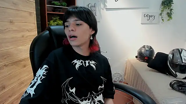 Chat +18 de coby_cum ao vivo