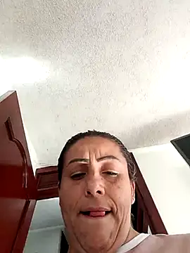 maynor_1998's Live XXX Chat