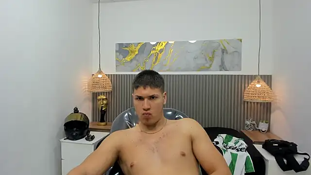 AlessandroFranco Adlı Modelin Canlı XXX Sohbeti