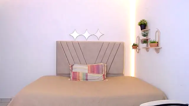 zara_cute's Live XXX Chat