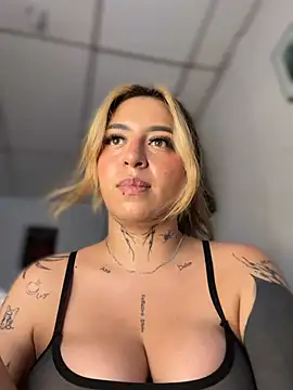 CarolQueen1_ 现场XXX聊天