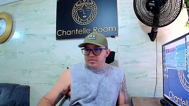 Онлайн чат XXX maximo_daddy