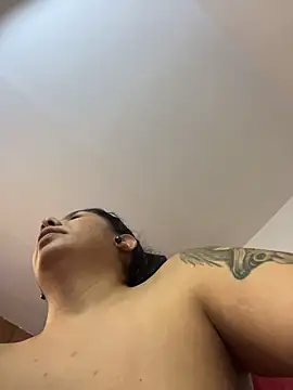 downsonMia Live XXX-Chat