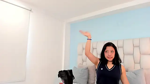 vayra_moon webcam show
