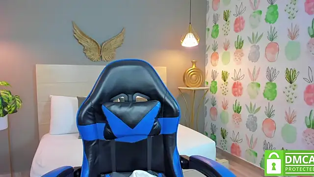 Chat +18 de kitty_sweeety_ ao vivo