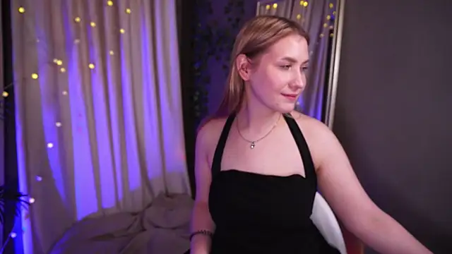 Emilicious' Live XXX Chat