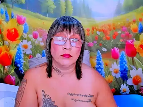 indianroxy's Live XXX Chat