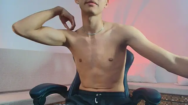 Valentino_Rey Live XXX-Chat