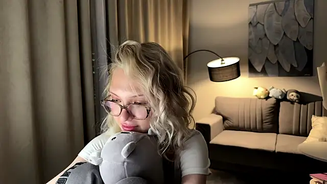 EvelineMolima's Live XXX Chat