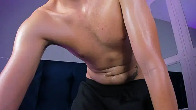 Ian_Valenti's Live XXX Chat