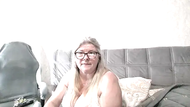 Chat +18 de Diana_49 ao vivo