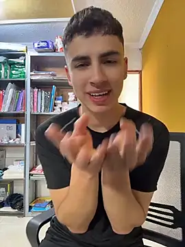 Chat XXX en directo de AdrianRinaldi